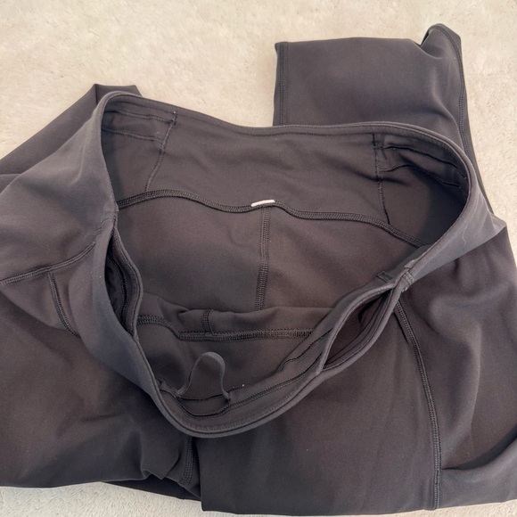 Lululemon Speed Up Tight *Full-On Luxtreme 28"
Black (First Release) size 10 - Picture 7 of 11